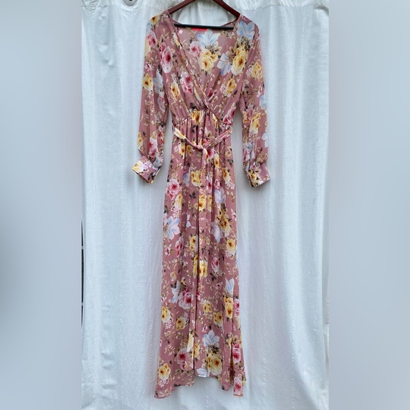 Gorgeous Xtaren Blush Pink Boho Flowy Floral Balloon Sleeve Maxi Dress - Picture 1 of 11